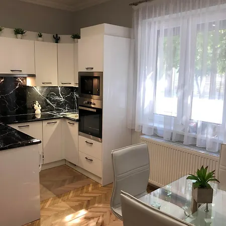 Cactus Apartment *
