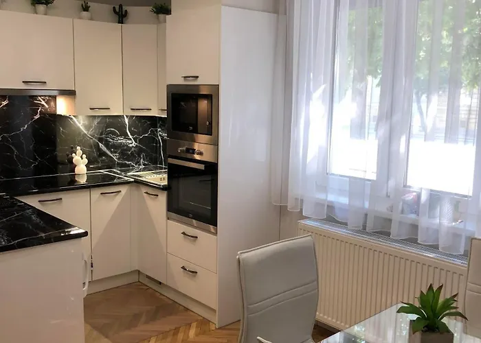 Cactus Apartment *